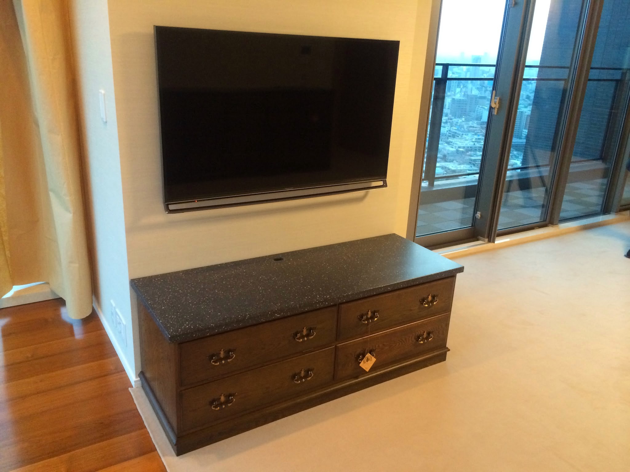 特注家具 特注テレビボード（壁掛けテレビ用） 納品事例